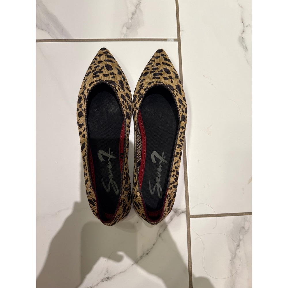 Seven7 Womens Leopard Print Knit Pointed‎ Toe Flats Tan Black Burgundy Trim - Picture 2 of 10
